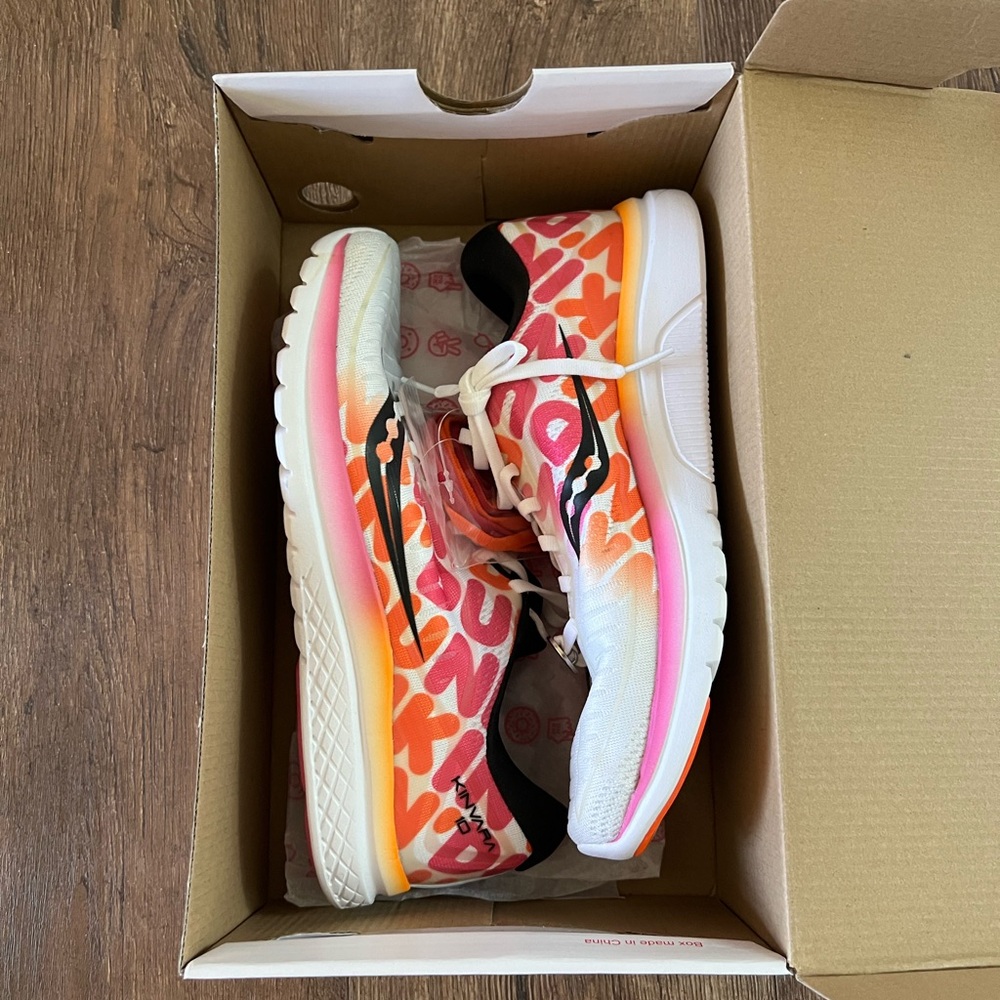 Saucony Women's Sneakers- Kinvara Dunkin new in box size 11